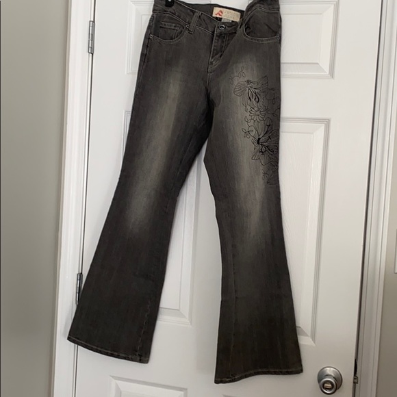 Jeans - Picture 2 of 3